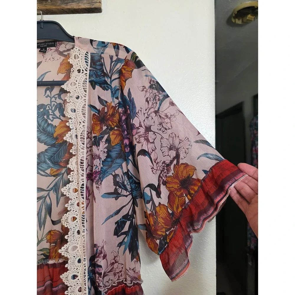Signature Studio Plus Size 1X Floral Stripe Kimono Crochet Trim Cardigan - Picture 7 of 13